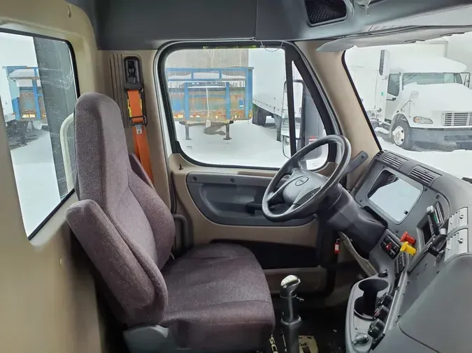 2017 FREIGHTLINER/MERCEDES CASCADIA 125fff8da8f09b6d4c4b3b744c76a3389e6