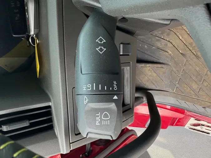 2025 VOLVO TRUCK VNL64TV04