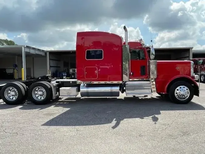 2020 Peterbilt 389