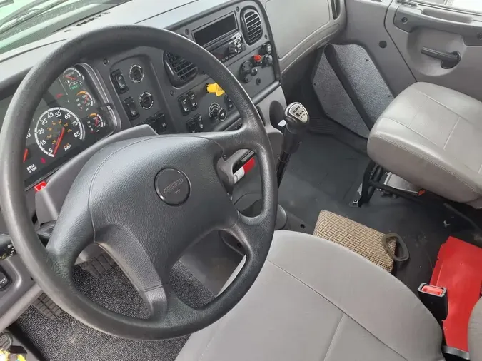 2020 FREIGHTLINER M2 106