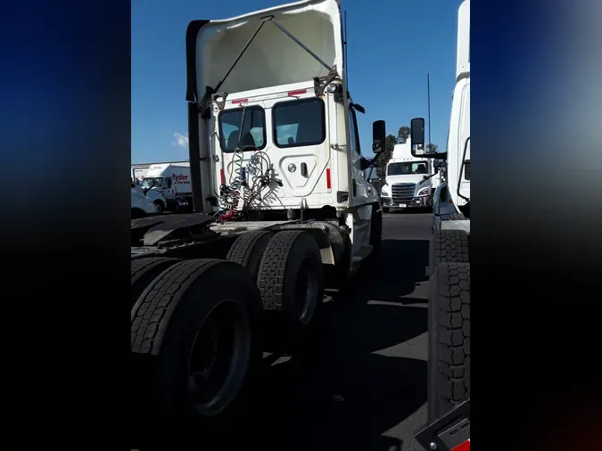 2019 FREIGHTLINER/MERCEDES CASCADIA 125